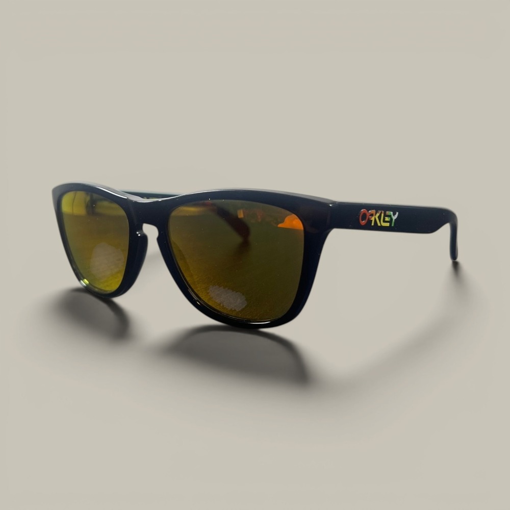 Oakley Frogskins VR 46 sunglasses polarized 24-325 55 17 133 Black W Orange Lens